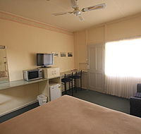 Aromet Motor Inn - Foster Accommodation