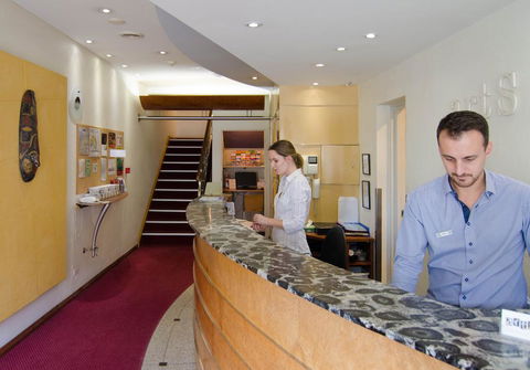 Arts Hotel - Foster Accommodation 2