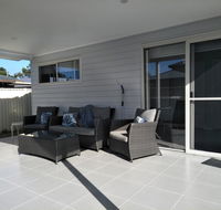 Ashley's retreat Short walk to beach - Foster Accommodation