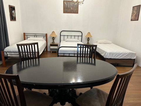 Luxury House 3 Bedrooms - Foster Accommodation 3