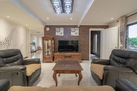 Luxury Living 2 Bedrooms 4 Beds 2B Athrooms In Southern Brisbane+ Parking - Foster Accommodation 0