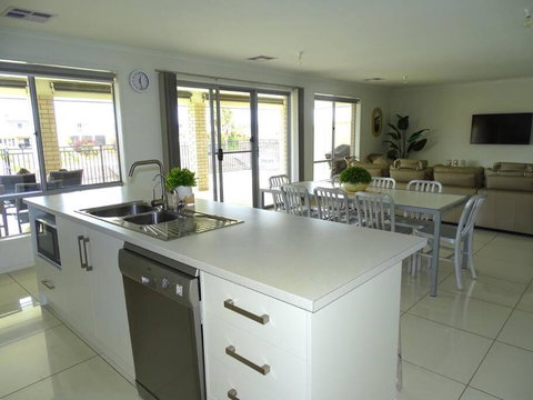 Marina Belle - Foster Accommodation 1