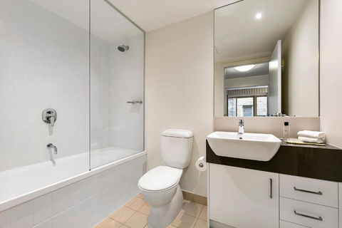 Melbourne Carlton Central Apartment Hotel Official - Foster Accommodation 2