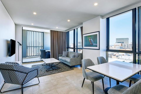 Meriton Suites Liverpool - Foster Accommodation 1