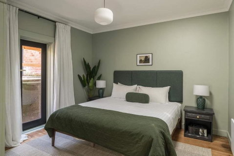 Modern 3-Bed Coastal Escape - Foster Accommodation 1