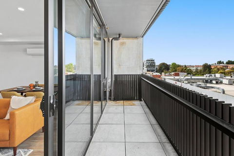Modern Apartment On Burgundy Precinct & Parklands - Foster Accommodation 1