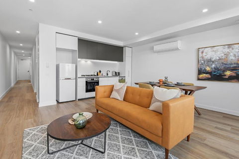 Modern Apartment On Burgundy Precinct & Parklands - Foster Accommodation 2