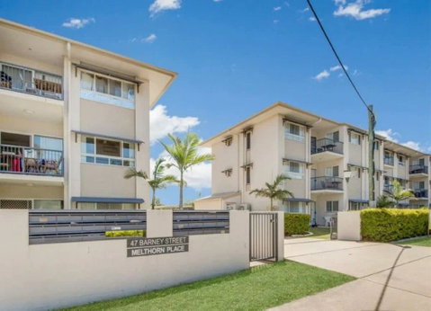 Modern Beach Apartment - Foster Accommodation 1