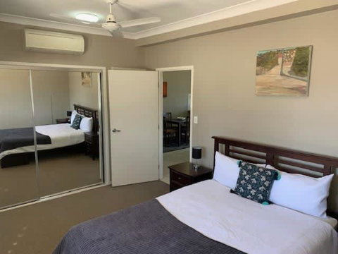 Modern Beach Apartment - Foster Accommodation 3