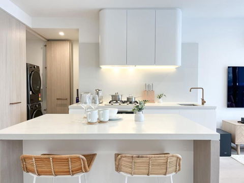 Modern Luxury 2B2B Sky Garden SmartTV - Foster Accommodation 3