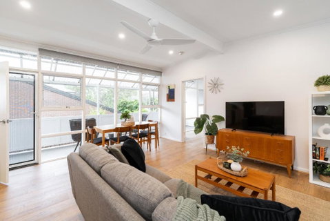 Modern Stylish Self-contained Apartment - Foster Accommodation 2