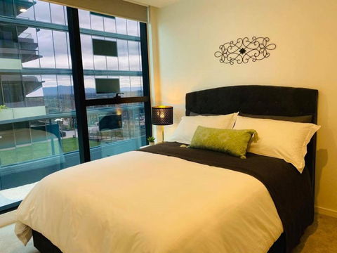 Moody Moon Apartment @ Sky Garden - Glen Waverley - Foster Accommodation 1