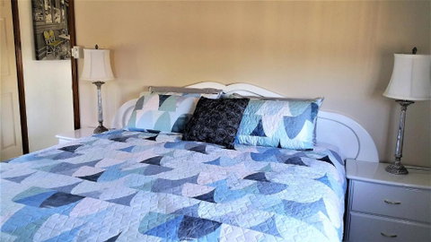 Must Love Dogs B&B & Self Contained Cottage - Foster Accommodation 1