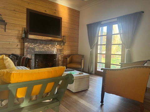 Myrtlebank Cottage Farmstay - Foster Accommodation 3