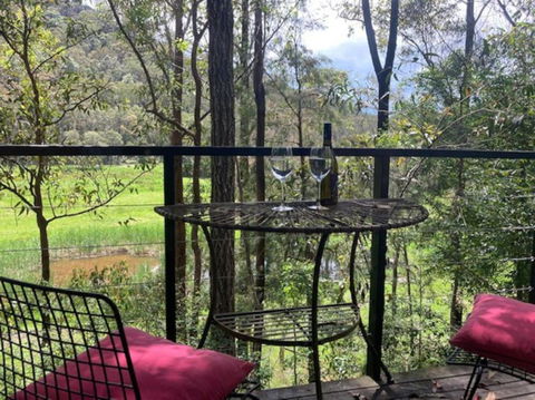 Nature Retreat & Artists Studio 90mins From Sydney - Foster Accommodation 0