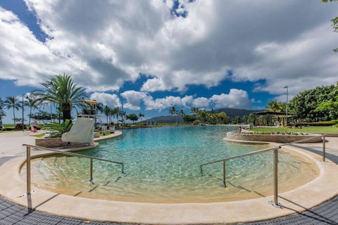 NEW! 2BR Whitsundays Oasis W/ Ocean Views - Foster Accommodation 2