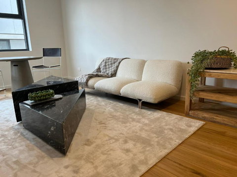 NEW BOUTIQUE 1bd Apt - Foster Accommodation 2