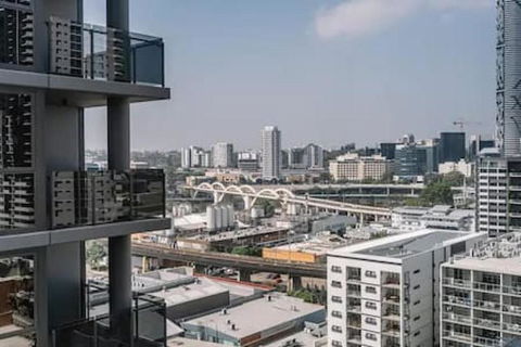 NEW Centrally Located High Level Studio Apartment - Foster Accommodation 0