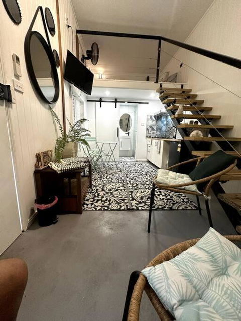 NEW! Sea Joley Tiny Home - Foster Accommodation 3