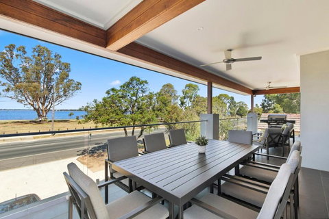 NEW - Sunrise Waters Holiday House - Foster Accommodation 0