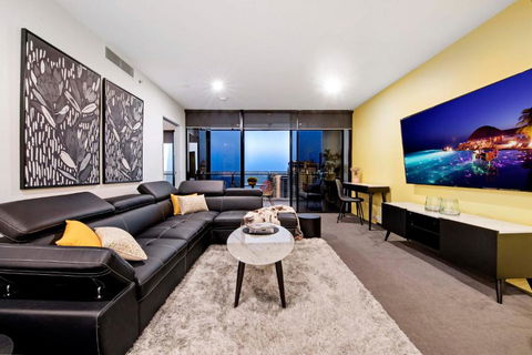 OCEAN VIEW - One Bedroom Spa Apartment - Circle On Cavill - Self Contained, Privately Managed - Foster Accommodation 1