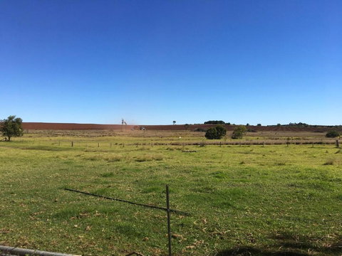 Nice To Have So Much Privacy With No Other Houses Near By - Foster Accommodation 1