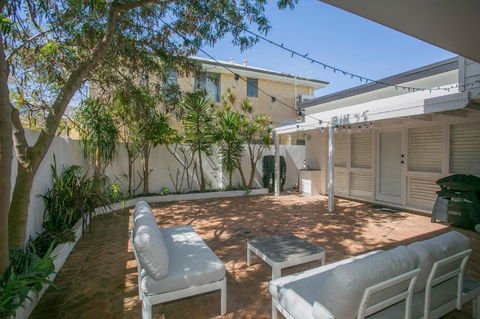 NOR214 - Northstead Coastal Charm - Foster Accommodation 0