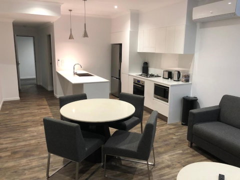 Nouveau On Young - Foster Accommodation 1