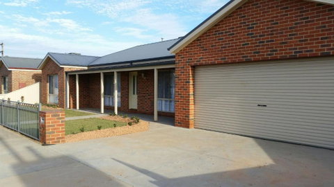 Numurkah Self Contained Apartments - The Saxton - Foster Accommodation 1