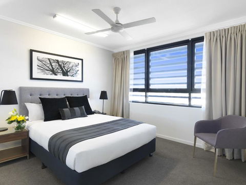 Oaks Mackay Carlyle Suites - Foster Accommodation 2