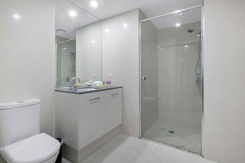 OCEAN VIEW APARTMENTS - Circle On Cavill - Self Contained & Privately Managed - Foster Accommodation 3