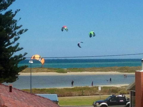 Ocean Vista Beach Stay - Foster Accommodation 2