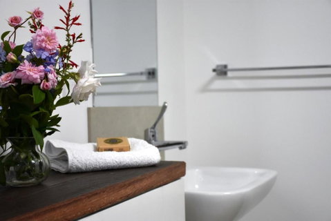 On Bell Glamping - Foster Accommodation 1