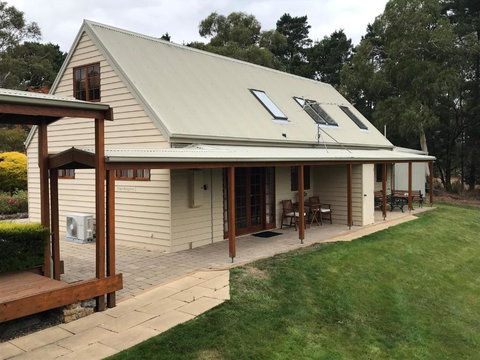 Otago Cottage - Foster Accommodation 0