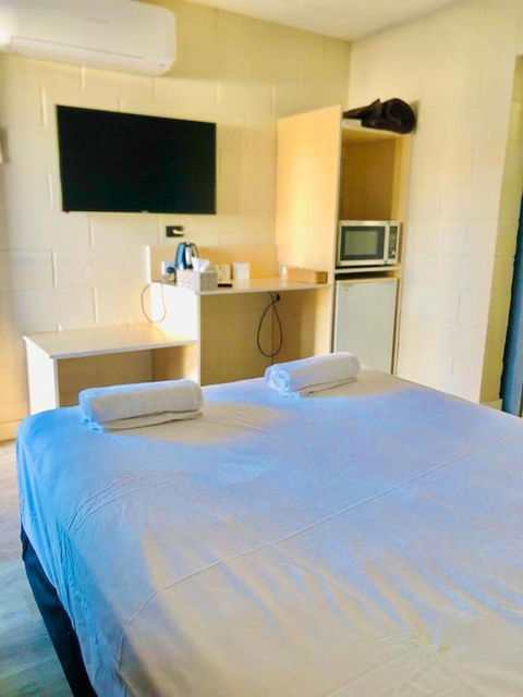 OXFORD HOTEL MOTEL - Foster Accommodation 1