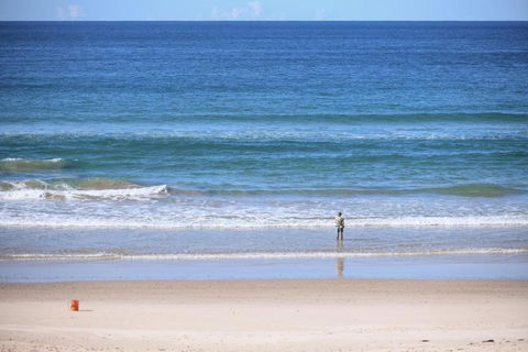 Pacific Dawn On The Beach One - Foster Accommodation 2