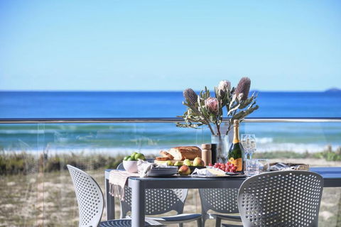 Pacific Dawn On The Beach Two - Foster Accommodation 3