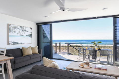 Pacific Dawn On The Beach Two - Foster Accommodation 0