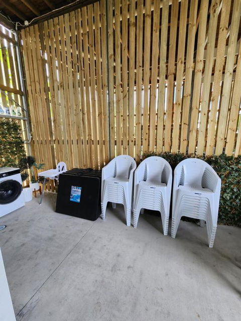 OXLEY Mineral Pool & Private Home SuburbanSTAY - Foster Accommodation 3