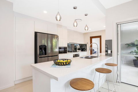 Park Avenue Luxe Townhouse Brand New Sleeps 9 - Foster Accommodation 3