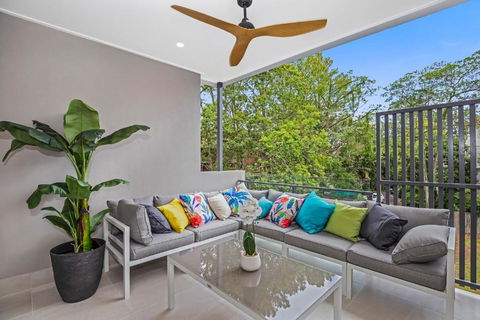 Park Avenue Luxe Townhouse Brand New Sleeps 9 - Foster Accommodation 2