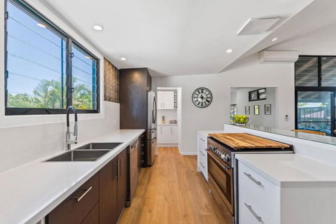 PACIFIC Stunning Coastal Home The Perfect Family Getaway - Foster Accommodation 2