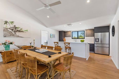 PACIFIC Stunning Coastal Home The Perfect Family Getaway - Foster Accommodation 3