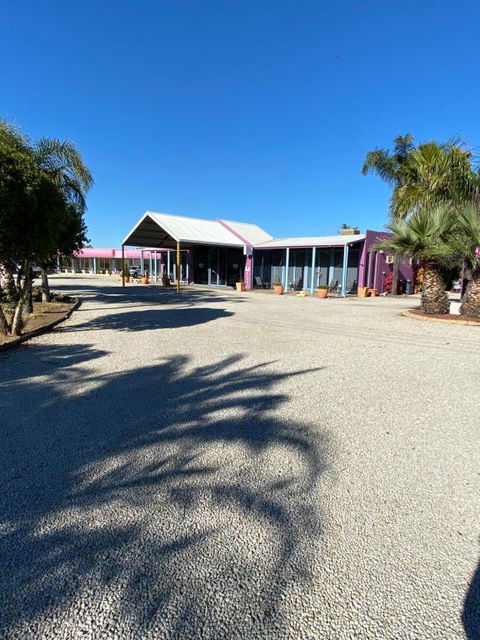 Paddle Steamer Motel - Foster Accommodation 3