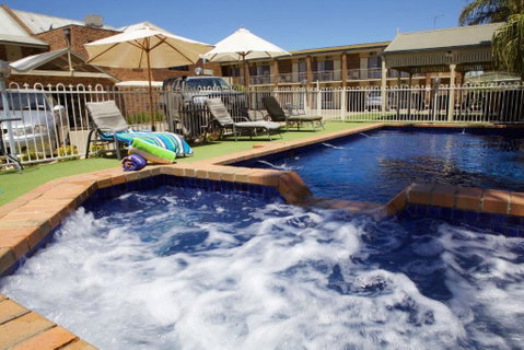 Paddlewheel Motel - Foster Accommodation 0