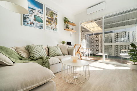 PALMA - Couples Beach Shack! - Foster Accommodation 0