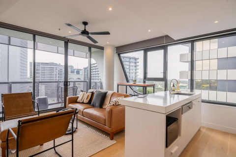 Panoramic View - Albert Park Lake & Shrine Views - Foster Accommodation 1