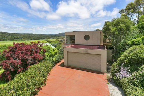 Panoramic Views - Foster Accommodation 3