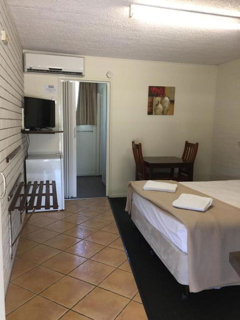 Paradise Motel - Foster Accommodation 1