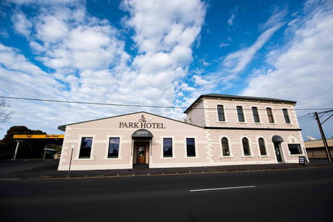 Park Hotel - Foster Accommodation 0